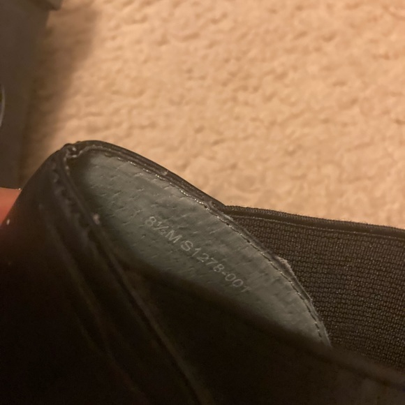 Soft Walk Black Leather Shoes - Picture 5 of 5